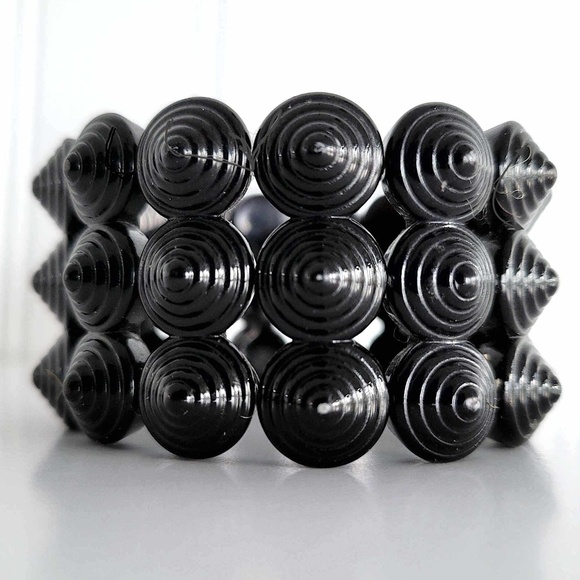 Vintage Jet Black Art Deco 3-row Stretch Ridged Round Pointed Beads Bracelet - Picture 3 of 5